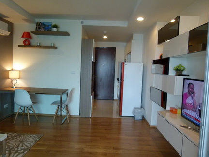 เช่า แอ็บสแตร็กส์ พหลโยธิน พาร์ค แบบ 1 ห้องนอน พร้อมเฟอร์ไฟฟ้าครบ