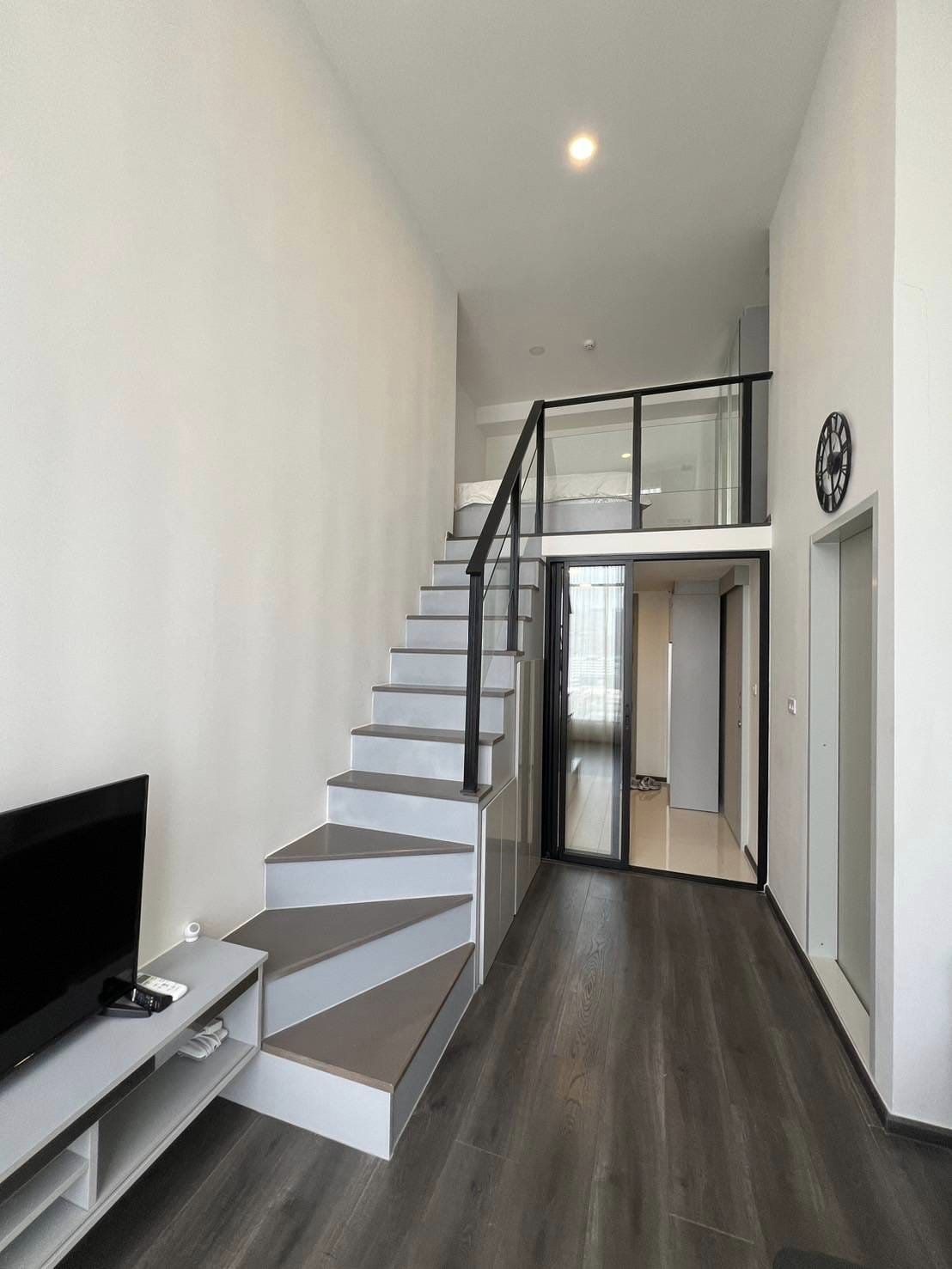 ปล่อยเช่าคอนโด Knightsbridge Space Ratchayothin (ไนท์บริดจ์ สเปซ รัชโยธิน) - Duplex 1ห้องนอน 1ห้องน้ำ 1ห้องนั่งเล่น 1ห้องครัว - ใกล้ BTS พหลโยธิน 24 / ห้าแยกลาดพร้าว / ศรีปทุม เกษตร - ขนาดห้อง 31 ตรม. ชั้น 17