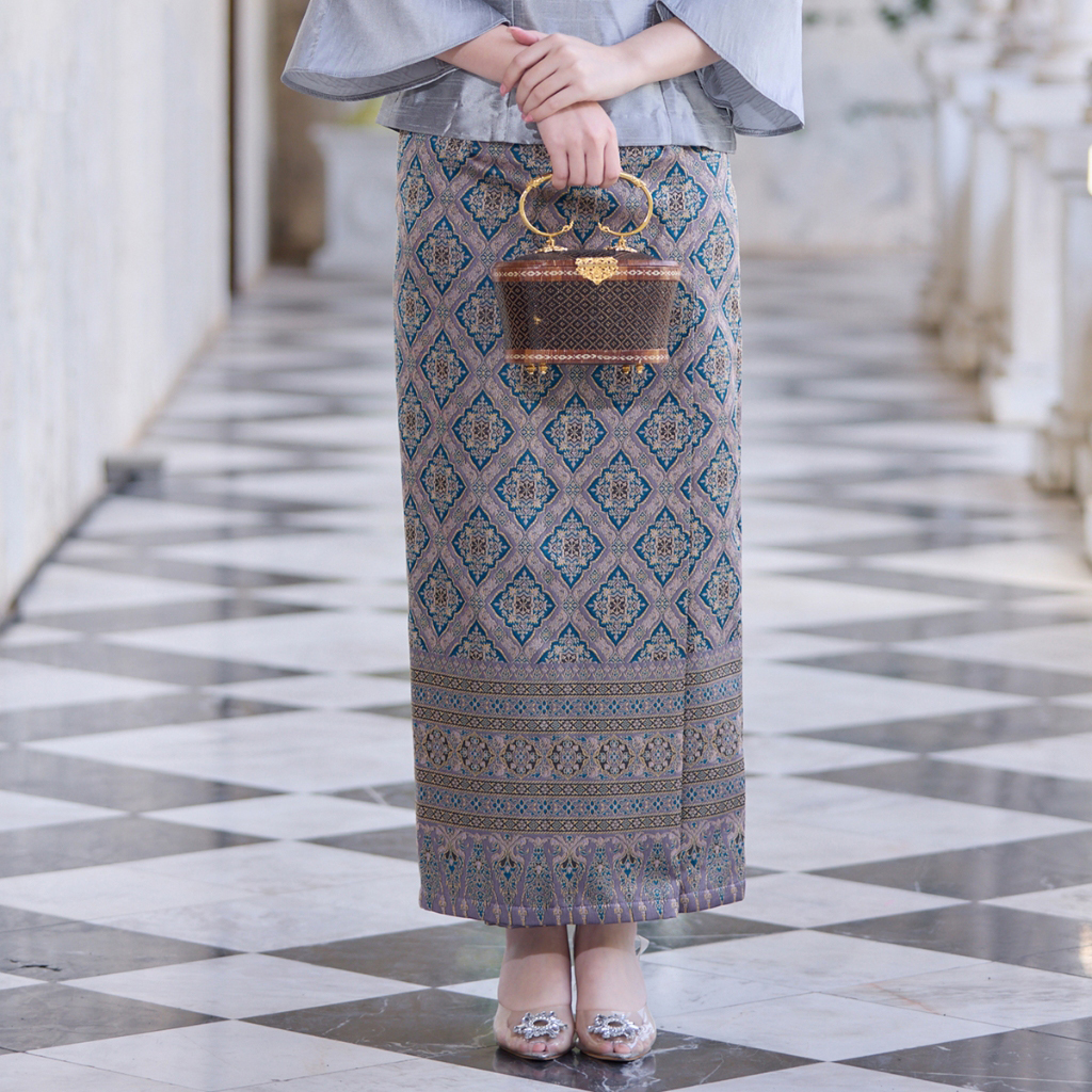 kudapy เซตออกงานสีเทา เสื้อผ้าไหม+ผ้าถุงทอลายกาฬสินทร์