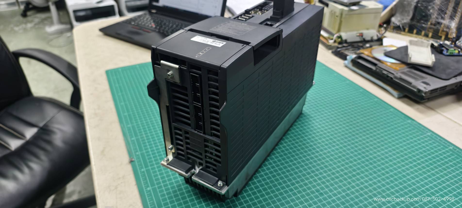 MITSUBISHI MDS-E-V2-160W SERVO DRIVE FOR M800/M80