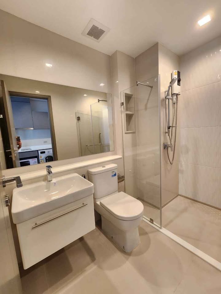 ชื่อโครงการ Life Asoke Hype (ไลฟ์ อโศก ไฮป์) Studio 1น้ำ ขนาด 26 ตรม ชั้น 39 ราคา 17,500