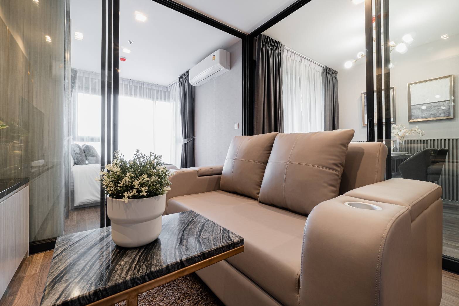 ให้เช่า (ไลฟ์ ลาดพร้าว แวลลีย์) High Rise โซนพื้นที่ BTS ห้าแยกลาดพร้าว ห้องแบบ 1ห้องนอน 1ห้องอเนกประสงค์ 1ห้องน้ำ