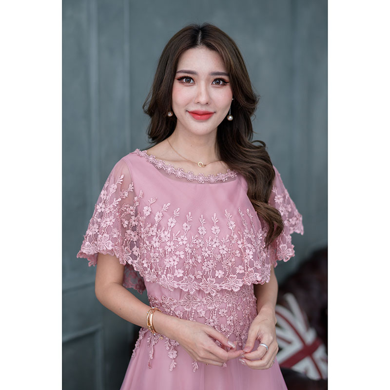 kudapy เดรสสั้นสีชมพูกลีบบัว/สีฟ้า สวยหวาน รุ่นนี้เป็นงานสองชิ้น สามารถใส่ได้ถึง 2 ลุค กระโปรงสองชัันชั้นนอกเป็นผ้าโปร่งเบาพริ้วสวย งานตกแต่งลูกไม้ดอกไม้ทั้งตัว