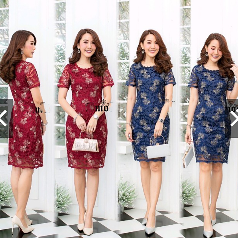 kudapy เดรสลูกไม้สีกรม/สีแดง แขนสั้น ผ้าลูกไม้ทอลายดอกไม้เดินดิ้นสีทอง มีซับในในตัวผ้าซาตินเงา ซิบซ่อนด้านหลัง