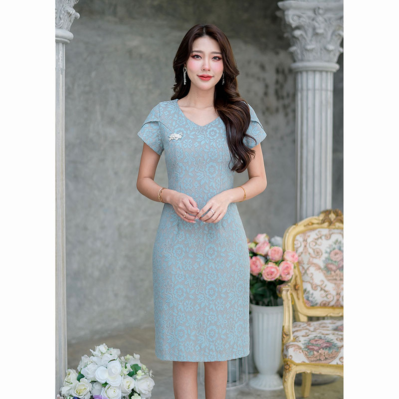 kudapy เดรสสั้นสีชมพูเทา/สีฟ้าเทา ผ้าลูกไม้ลายสวย รุ่นนี้เราอัดกาวให้ทั้งชุด ผ้าลูกไม้อัดกาวจะทำให้เดรสได้ทรงอยู่ทรงสวยค่ะ และไม่เห็นซับด้านใน