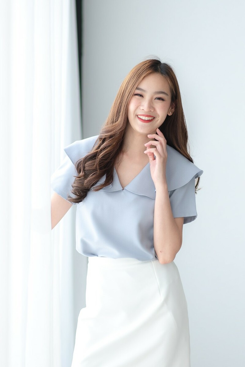 kudapy เสื้อสีเทาฟ้า ชมพู ดำ ขาว คอระบายคอทรงพลิ้ว รุ่นนี้น่ารักสไตล์ญี่ปุ่น (เฉพาะเสื้อ)