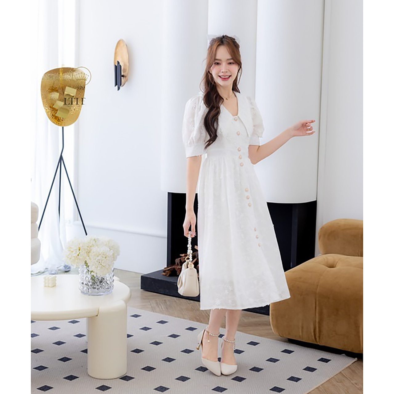 kudapy เดรสยาวสีขาว คอปกดอกลอยแต่งกระดุม