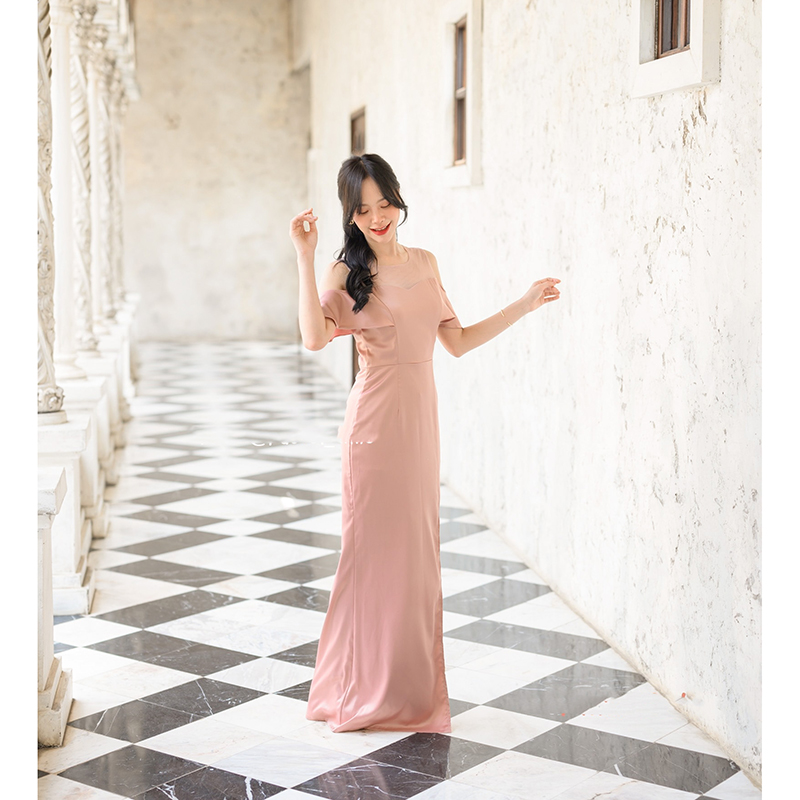 kudapy เดรสยาวPink Champagne/Pink Gold ทรงสวย ใส่ออกงานสวยหรูดูแพง ช่วงบนทำเป็นอก Curve คล้ายเกาะอก แต่จริงๆแล้วแต่งด้วยผ้าซีทรูใส่ง่ายไม่ต้องกลัวโป๊กลัวหลุด