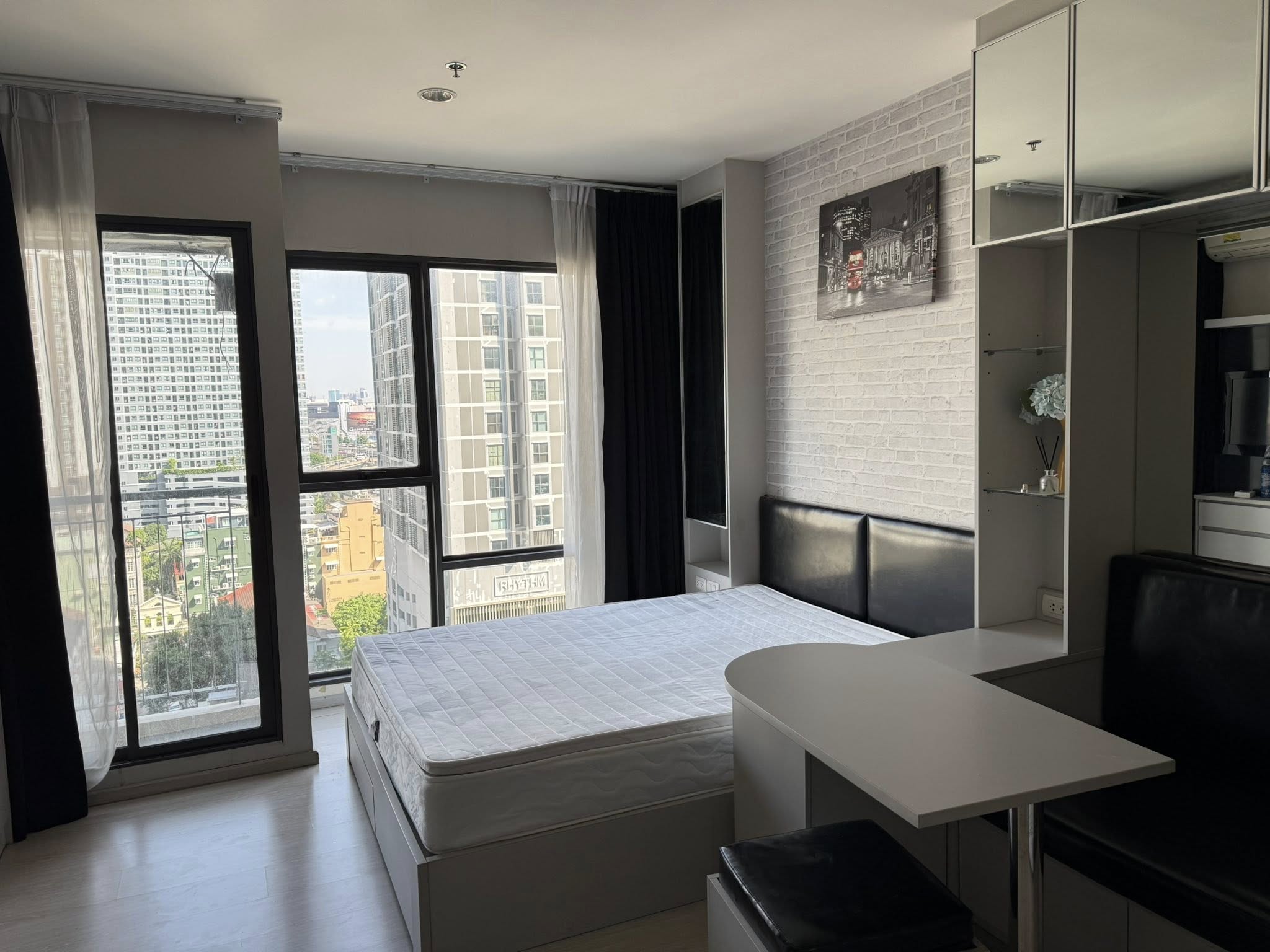 ให้เช่าคอนโด Rhythm Asoke (ริทึ่ม อโศก) Studio / 1ห้องน้ำ ขนาด 22.5 ตรม. ชั้น 14 ค่าเช่า 14,000 ต่อเดือน รถไฟฟ้า MRT พระราม9