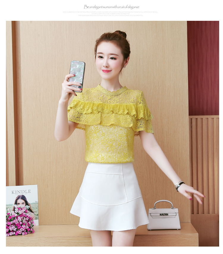 เสื้อลูกไม้สีเหลือง ผ้าลูกไม้เนื้อนิ่ม ยืดหยุ่นได้ดีค่ะ