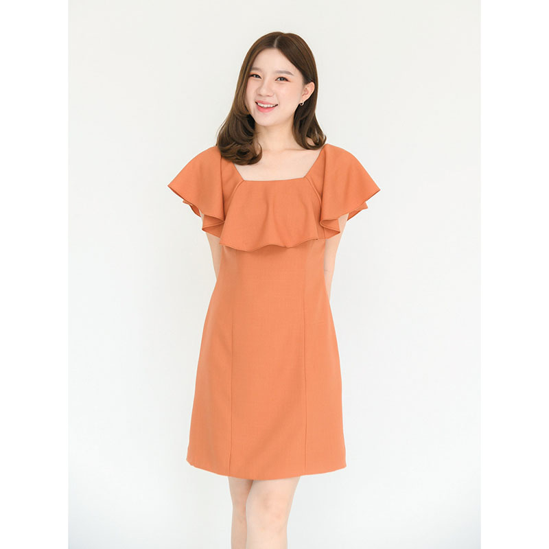 kudapy ชุดเดรสสั้นสีโอรส,สีแดง ระบายไหล่ งานสวยเก๋ ดูแพงมาก คัทติ้งเนี๊ยบตัดต่อ ซับในทั้งตัว เย็บกลับค่า