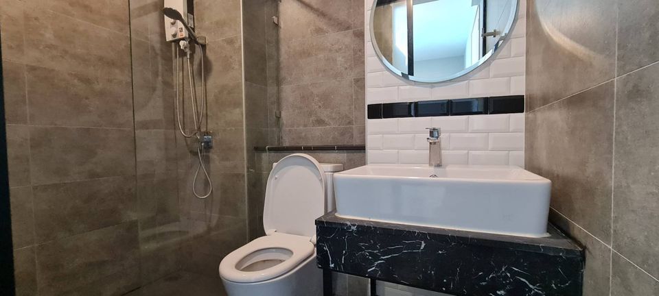 ให้เช่าคอนโด Brix Condominium (บริกซ์ คอนโดมิเนียม) จรัญ 64 - ตกแต่งเฟอร์ครบชั้นสูงมีเครื่องซักผ้า - การเดินทาง: ติด MRT สถานีสิรินธร