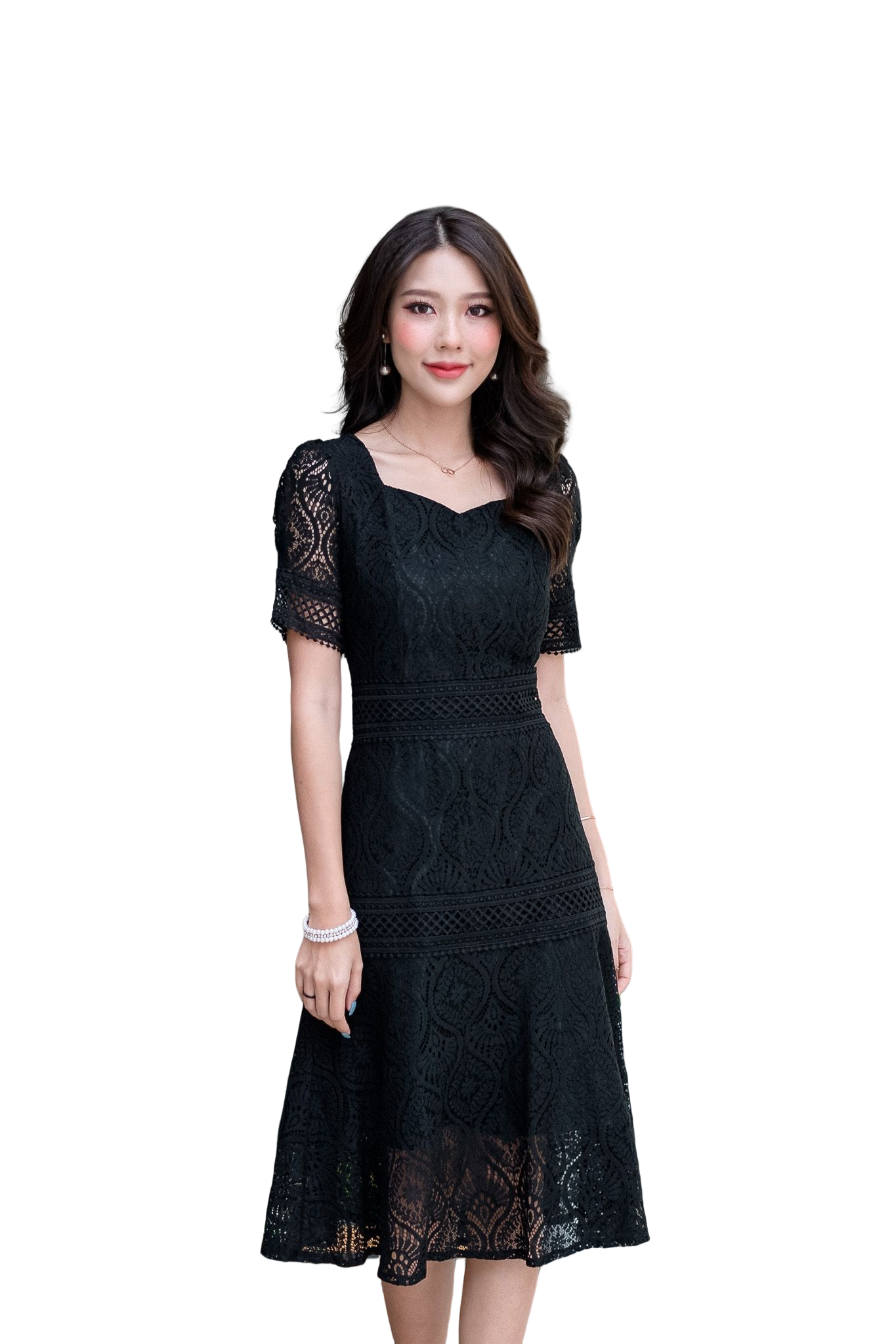 kudapy เดรสสั้นสีชมพู/สีดำ/สีแดง/สีม่วง/สีขาว เดรสผ้าลูกไม้ผ้าดีเนื้อนิ่ม ลายสวย ดีเทลแต่งลูกไม้คาดช่วงเอว และสะโพก