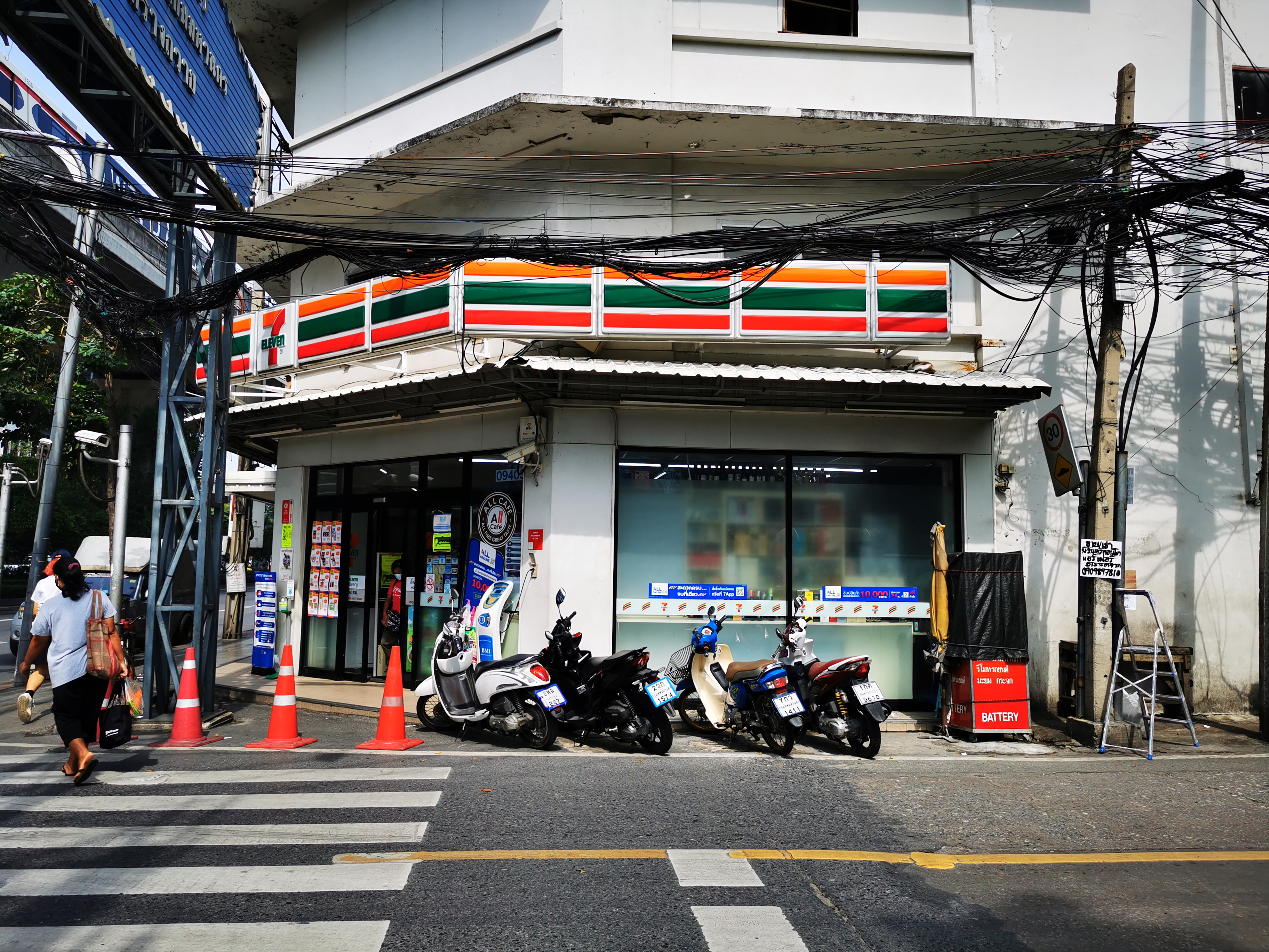 Nirun Condo 5Floor Corner 25 sqm.Bts Bangchak Sukhumvit 93 0909897810