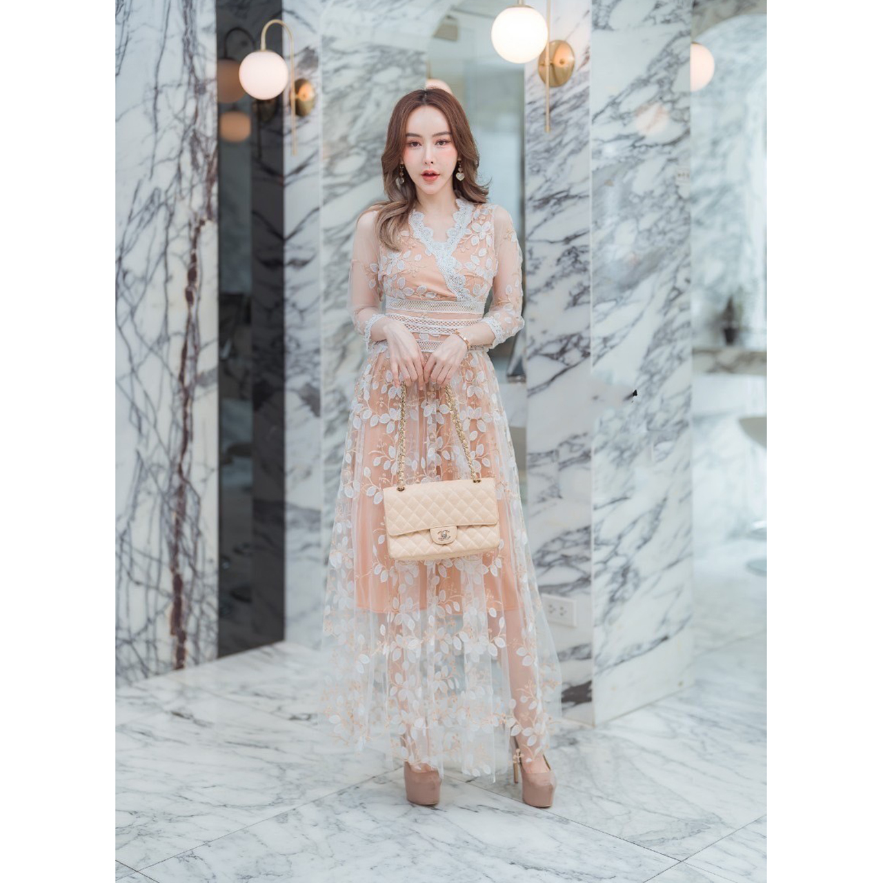 kudapy เดรสยาวสีดำ/สีครีม ลูกไม้ปักลาย ใสสวยดูดี