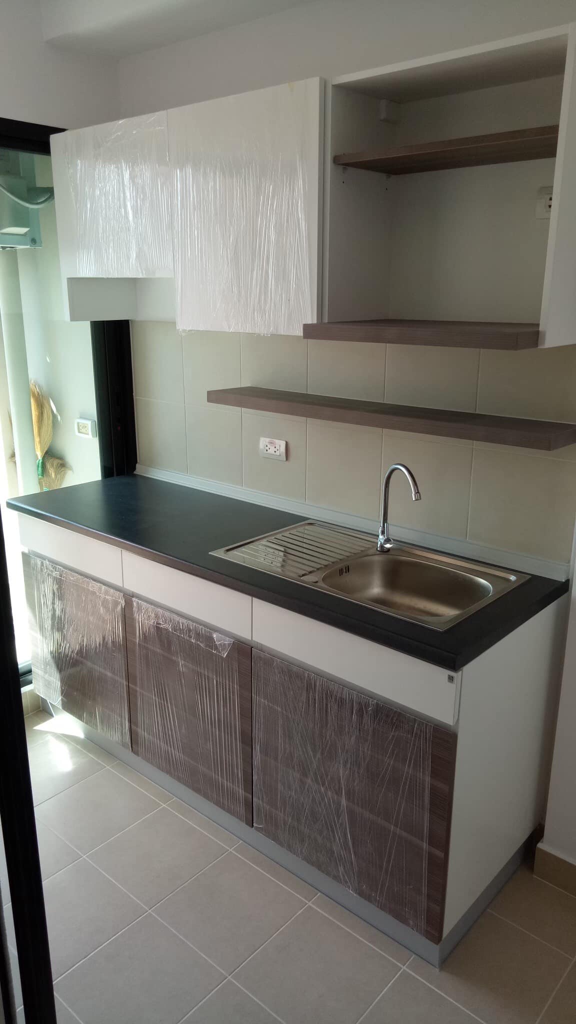 ปล่อยเช่าคอนโด ศุภาลัย ซิตี้ รีสอร์ท สถานีแบริ่ง (สุขุมวิท 105) Supalai City Resort Bearing Station (Sukhumvit 105) - Studio 1ห้องน้ำ 1ห้องครัว - ใกล้ BTS แบริ่ง - ขนาดห้อง 33 ตรม. ชั้น 8