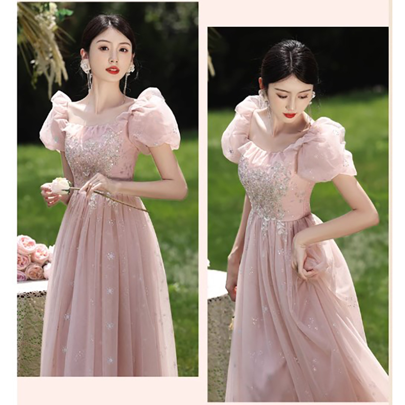 kudapy ชุดราตรีออกงานยาวสีถั่วแดง แขนตุ๊กตา ตัวเสื้อปักดอกไม้สีเงิน ติดด้วยเลื่อนสีเงินระยิบระยับ