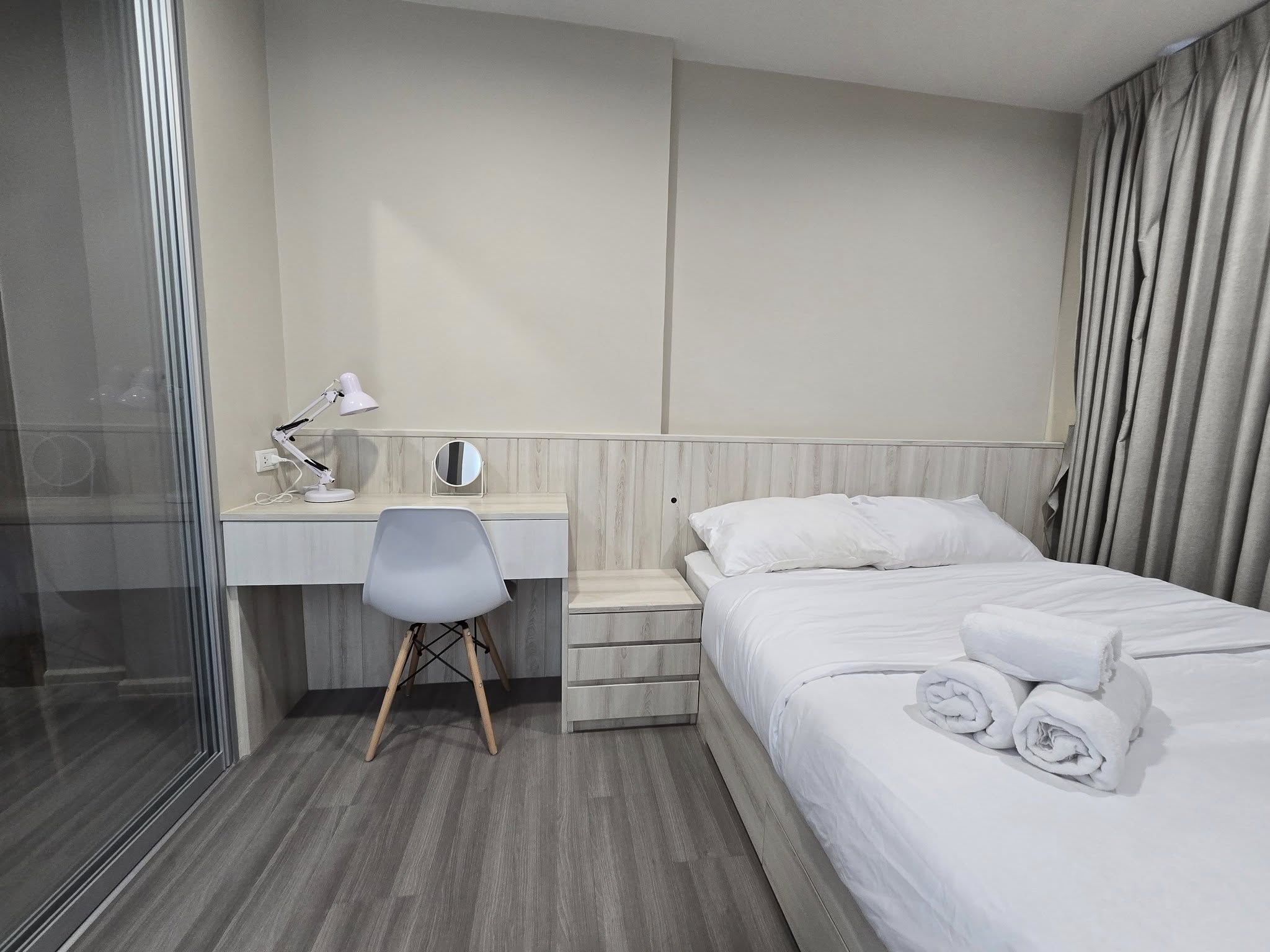 ให้เช่าห้องแบบ 2ห้องนอน 1ห้องน้ำ โซนพื้นที่ MRT บางยี่ขัน คอนโด The Parkland Charan-Pinklao (เดอะ พาร์คแลนด์ จรัญฯ-ปิ่นเกล้า) High Rise ขนาดห้อง 47.5 ตรม. ชั้น 15