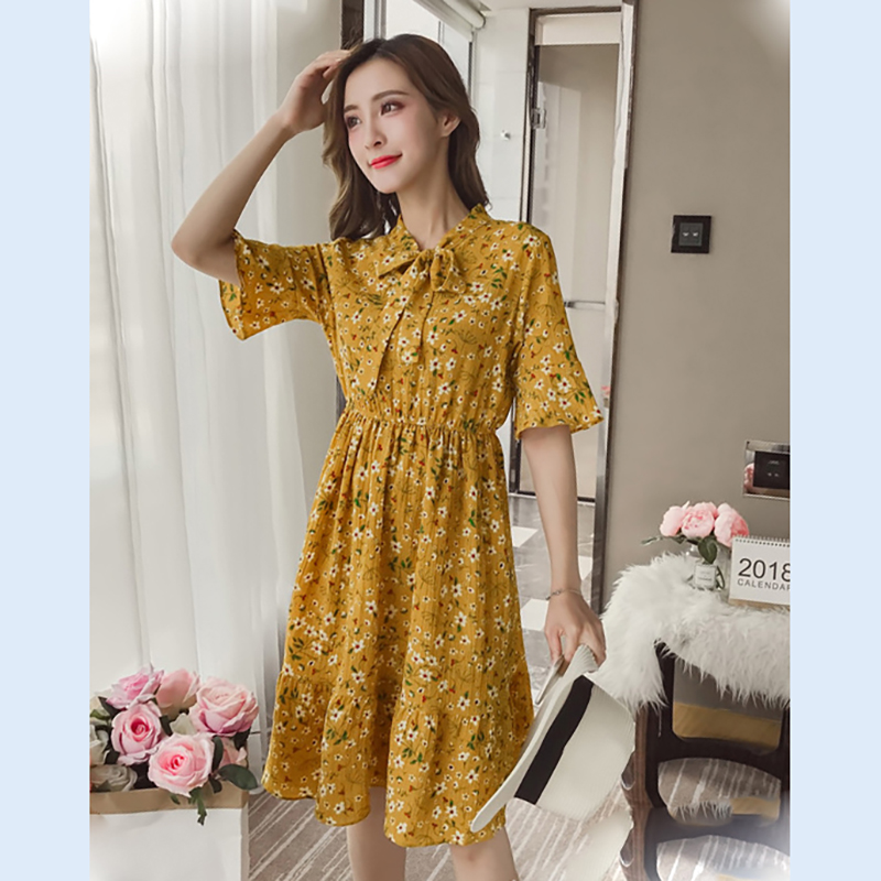 kudapy เดรสสั้นผ้าชีฟองสีเหลืองพิมพ์ลายดอกเล็กๆ คอผูกโบว์ เอวจั้มยืดตามสัดส่วนนะคะ