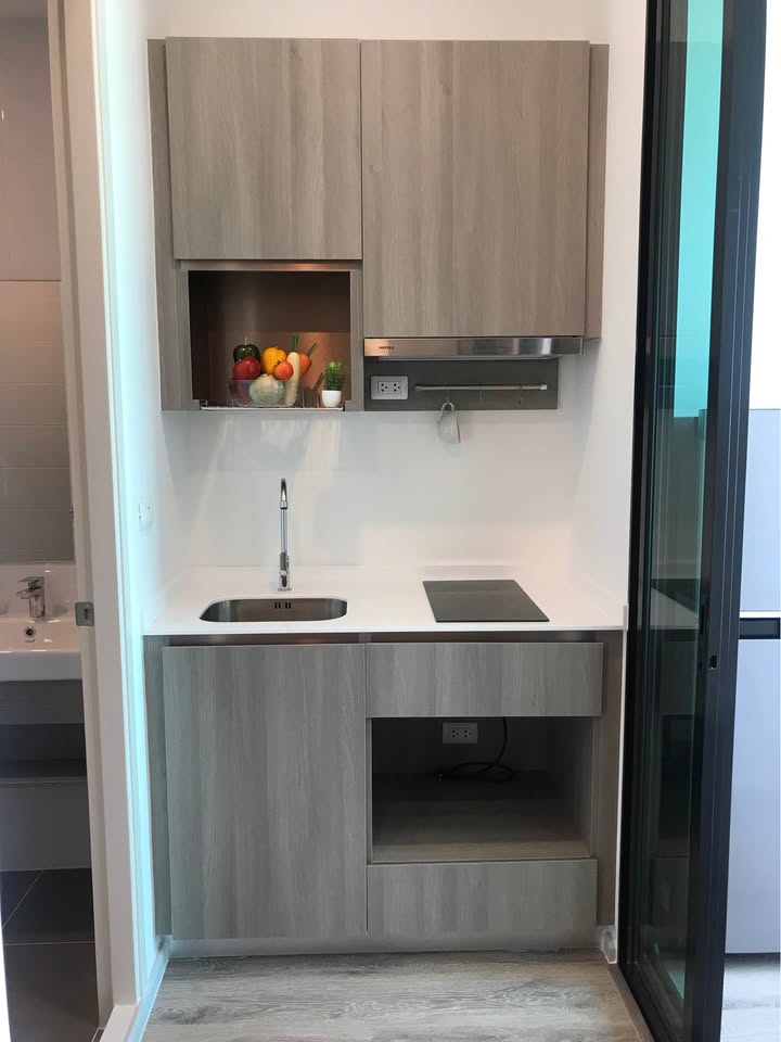 ให้เช่าห้องแบบ 1ห้องนอน 1ห้องอเนกประสงค์ 1ห้องน้ำ โซนพื้นที่ MRT หัวหมาก คอนโด KnightsBridge Collage Ramkhamhaeng (ไนท์บริดจ์คอลลาจ รามคำแหง) High Rise ขนาดห้อง 32 ตรม. ชั้น 20