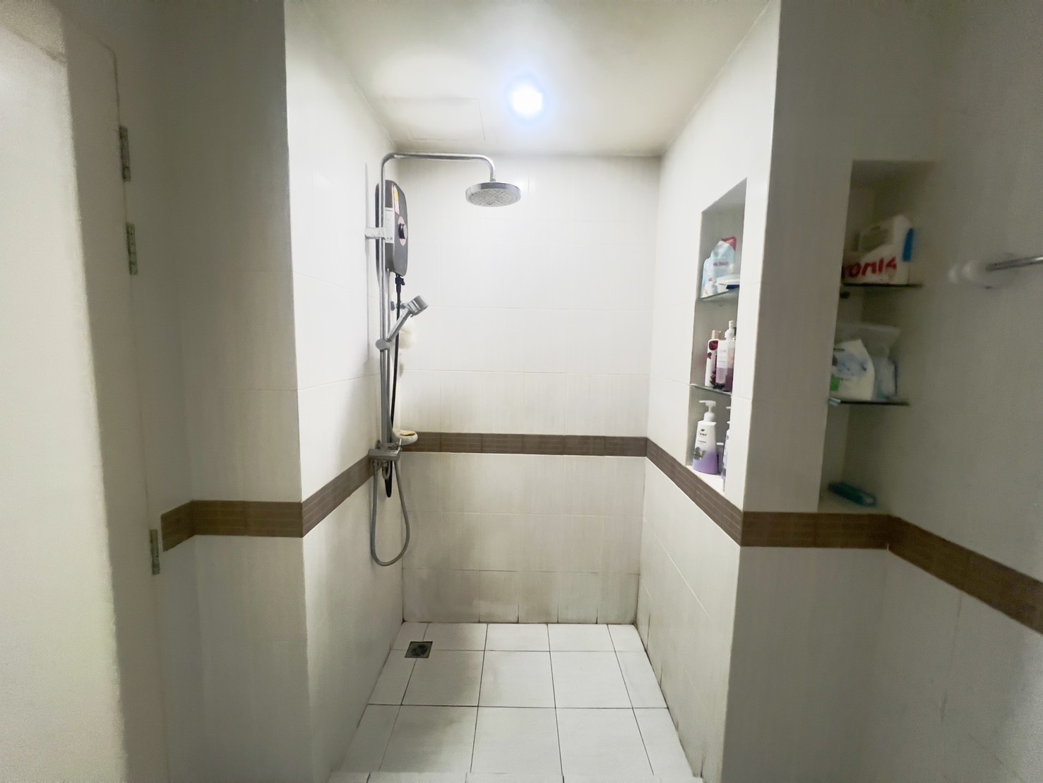 สนใจชมห้องติดต่อได้เลย Line ID: Smile-easy ปล่อยเช่าคอนโด Casa Condo Asoke - Dindaeng (คาซ่า คอนโด อโศก - ดินแดง) - Studio 1ห้องน้ำ - ใกล้ MRT พระราม 9 BTS อนุเสาวรีย์ - ขนาดห้อง 27 ตรม. ชั้น 23