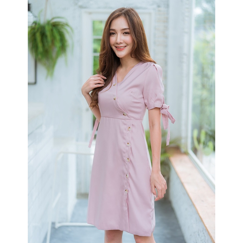 kudapy เดสรสสั้นสีชมพูใส่ทำงานผ้านิ้มเรียบใส่สบาย