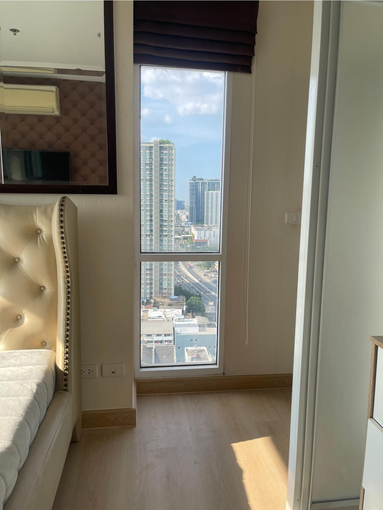 สนใจชมห้องติดต่อได้เลย Line ID: Smile-easy ปล่อยเช่าคอนโด Bangkok Horizon Ratchada - Thapra (แบงค์คอก ฮอไรซอน รัชดา - ท่าพระ) - 1ห้องนอน 1ห้องน้ำ 1ห้องนั่งเล่น - ใกล้ BTS ตลาดพลู - ขนาดห้อง 27 ตรม. ชั้น 23 ตึก A