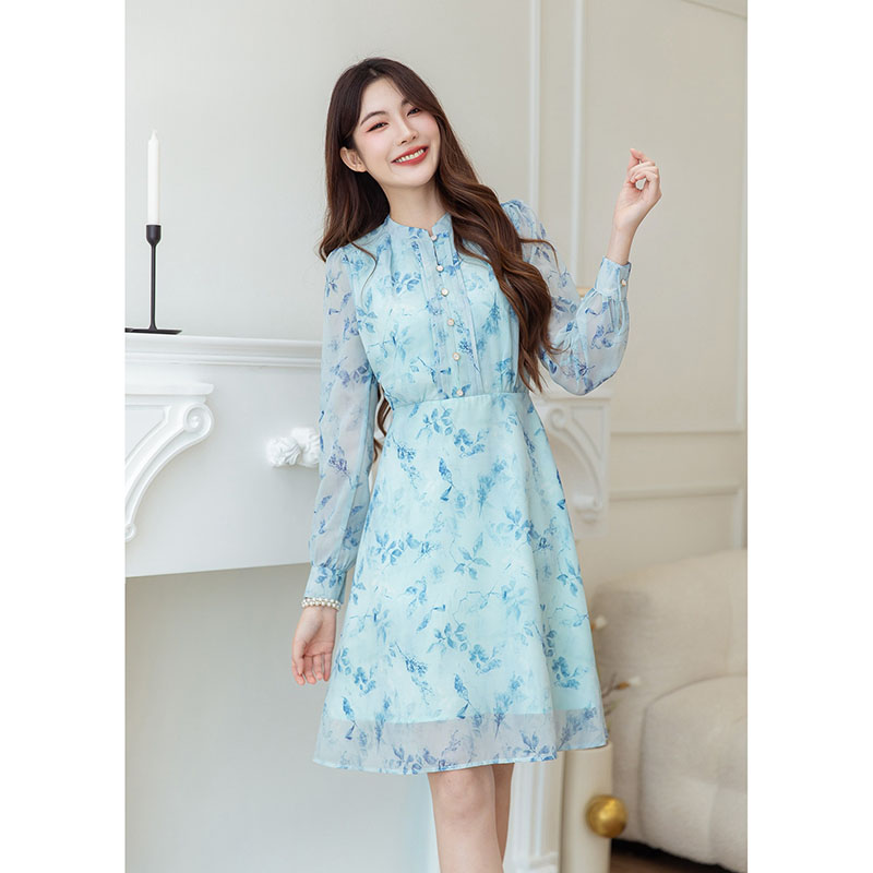 kudapy เดรสสั้นสีโทนเทา/สีโทนเขียวมิ้นอมฟ้า ชีฟองแขนยาว มีดีเทลตีเกล็ดแต่งกระดุมช่วงอก ลายผ้าสวยคลาสสิค