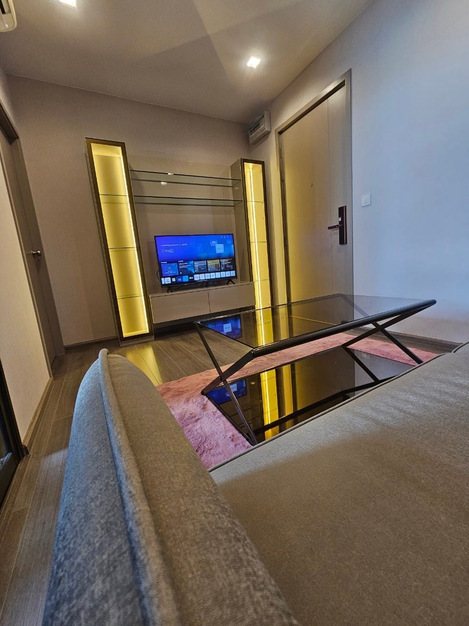 ปล่อยเช่าคอนโด The Politan Aqua (เดอะ โพลิแทน อควา) - ห้องสวยวิวแม่น้ำชั้นสูง 1ห้องนอน 1ห้องน้ำ 1ห้องนั่งเล่น - ใกล้ MRTพระนั่งเกล้า - ขนาดห้อง 30 ตรม. ชั้น 40 ตึก B