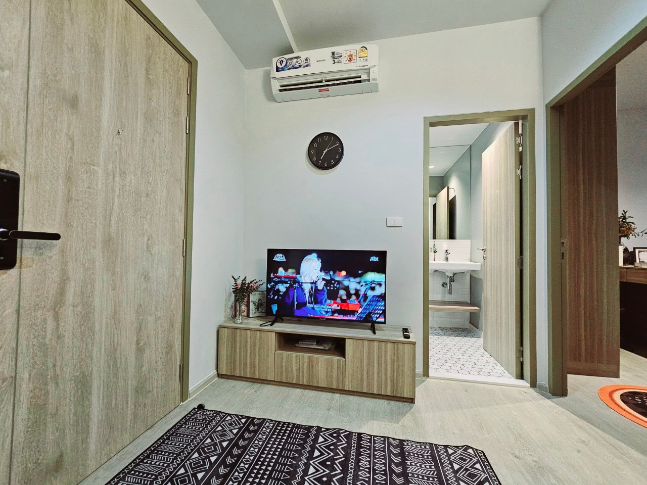 ให้เช่าคอนโด (อัลติจูด ยูนิคอร์น สาทร-ท่าพระ) High Rise โซนพื้นที่ BTS ตลาดพลู ห้องแบบ 1ห้องนอน 1ห้องน้ำ ขนาดห้อง 25 ตรม. ชั้น 18