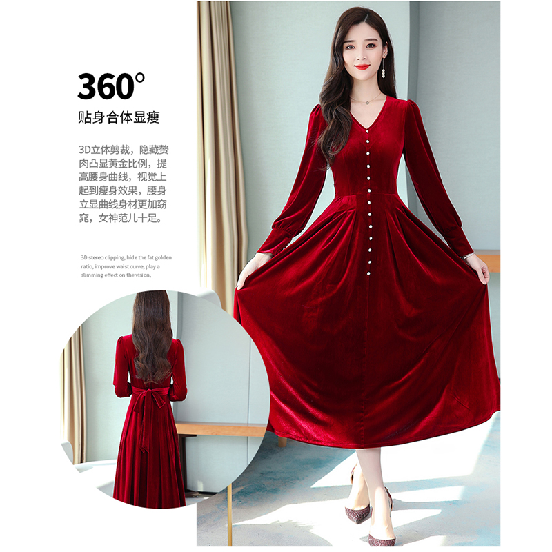 kudapyเดรสผ้ากำมะหยี่สีแดงเลือดนก คอวีตกแต่งกระดุมขาว แขนยาว เอวสายผูกโบว์ กระโปรงทรงเอ