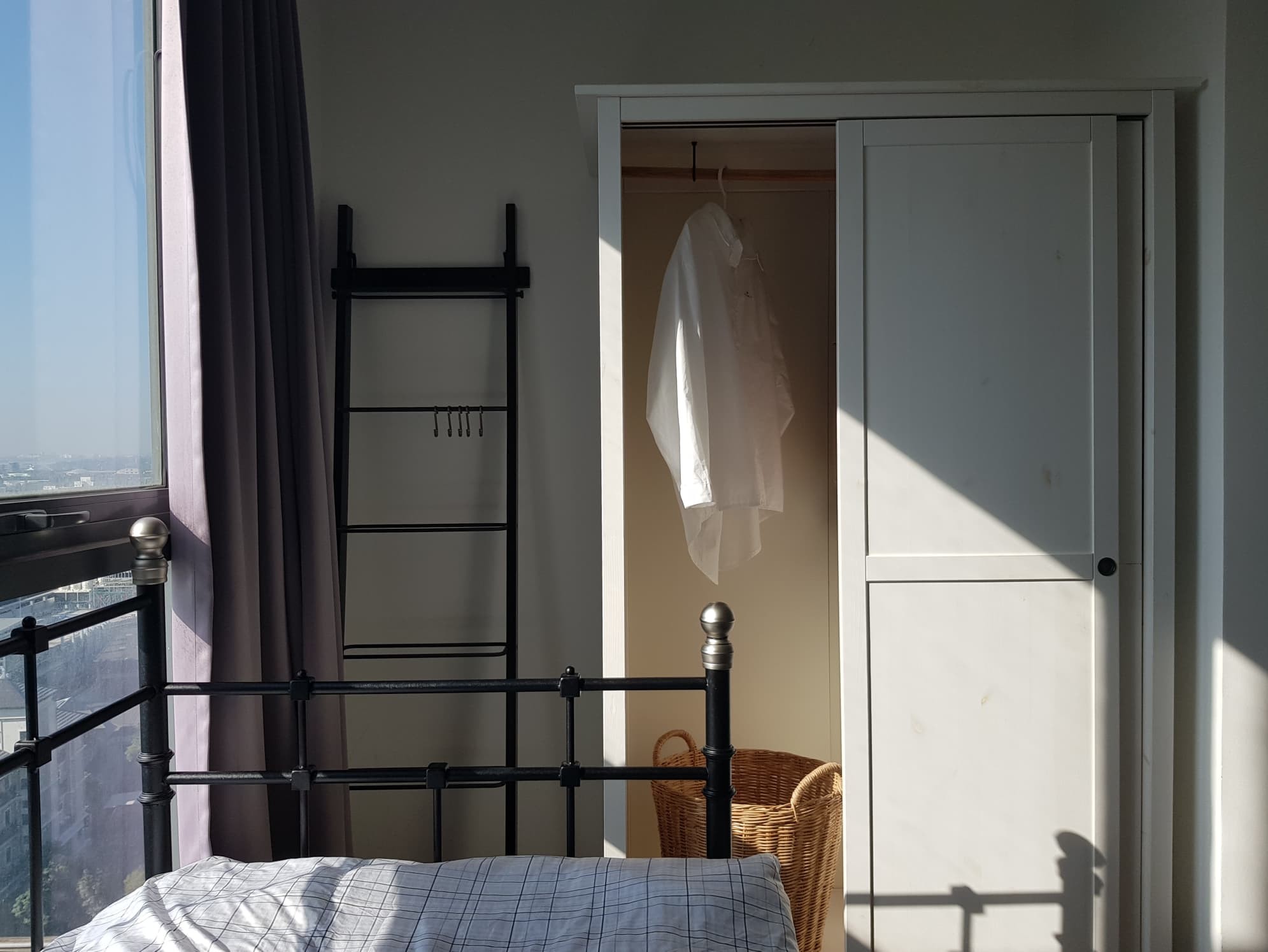 คอนโด IDEO MOBI Sukhumvit 81 (ไอดีโอ โมบิ สุขุมวิท 81) High Rise โซนพื้นที่ BTS อ่อนนุช ให้เช่าห้องแบบ Studio 1ห้องน้ำ ขนาดห้อง 22 ตรม. ชั้น 14 ตึก B เตียงนอนเปลี่ยนเป็น 5 ฟุตได้