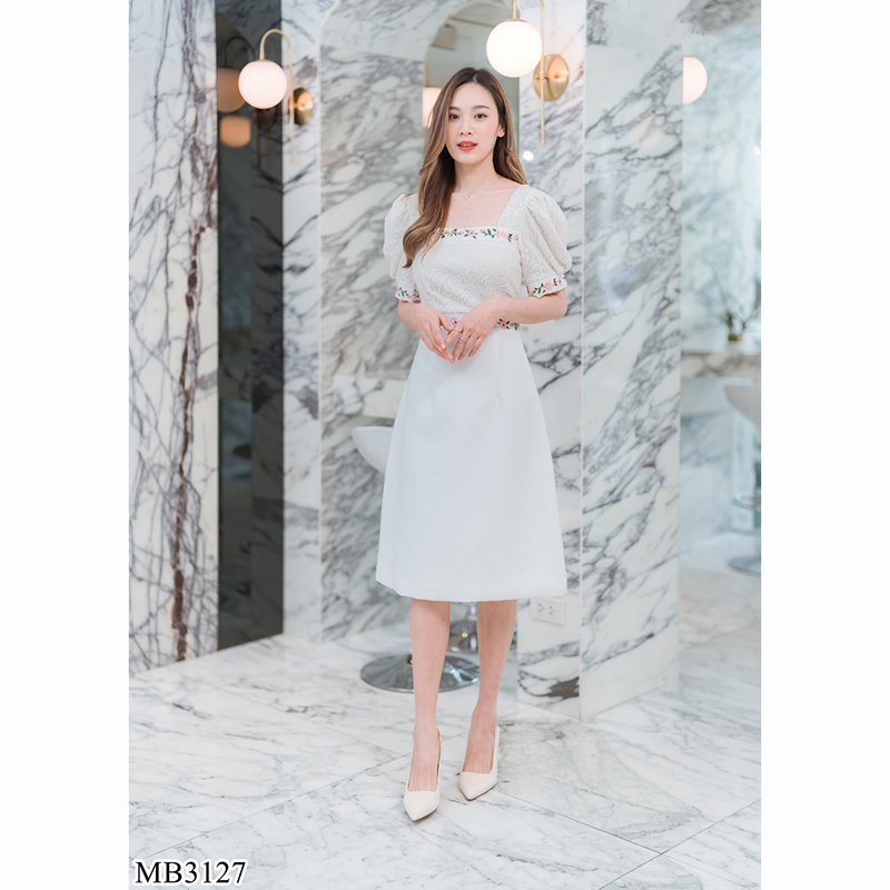 kudapy เดรสสั้นสี/ขาว/สีชมพู คอเหลี่ยม ทรงดินสอผ่าหลังลายดอกไม้