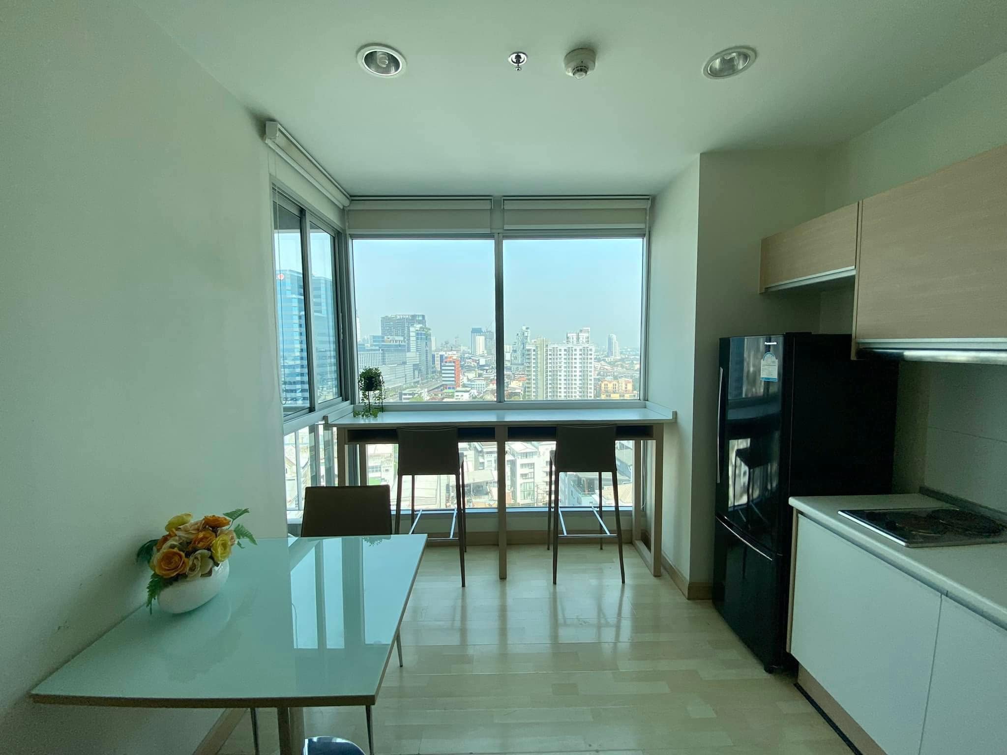 ปล่อยเช่าคอนโด Rhythm Ratchada (ริธึ่ม รัชดา) - ห้องใหญ่ติดรถไฟฟ้าพร้อมอยู่ - การเดินทาง: ใกล้รถไฟฟ้า MRT รัชดาภิเษก ประมาณ 100 เมตร