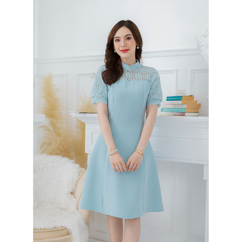 kudapy เดรสสั้นสีชมพู/สีเขียวมิ้น ผ้าพื้นไหล่ลูกไม้ ดีเทลสวยช่วงคอเป็นคอปีนแต่งกระดุมมุกสวยหรู แขนพอง