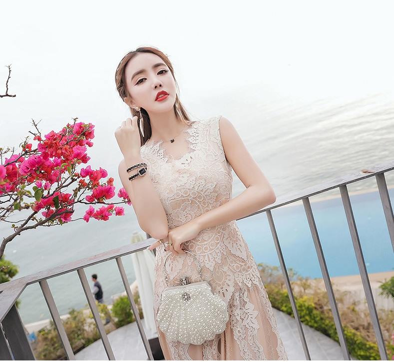 kudapy เดรสยาวผ้าลูกไม้สุดหรูสีครีมเข้ม แขนกุด ลายของผ้าลูกไม้งดงามตามแบบ มีซับใน ซิบด้านหลังลำตัว สวยมากๆๆค่ะ size S อก 30-32 เอว 26-27 ยาว 49 (นิ้ว)