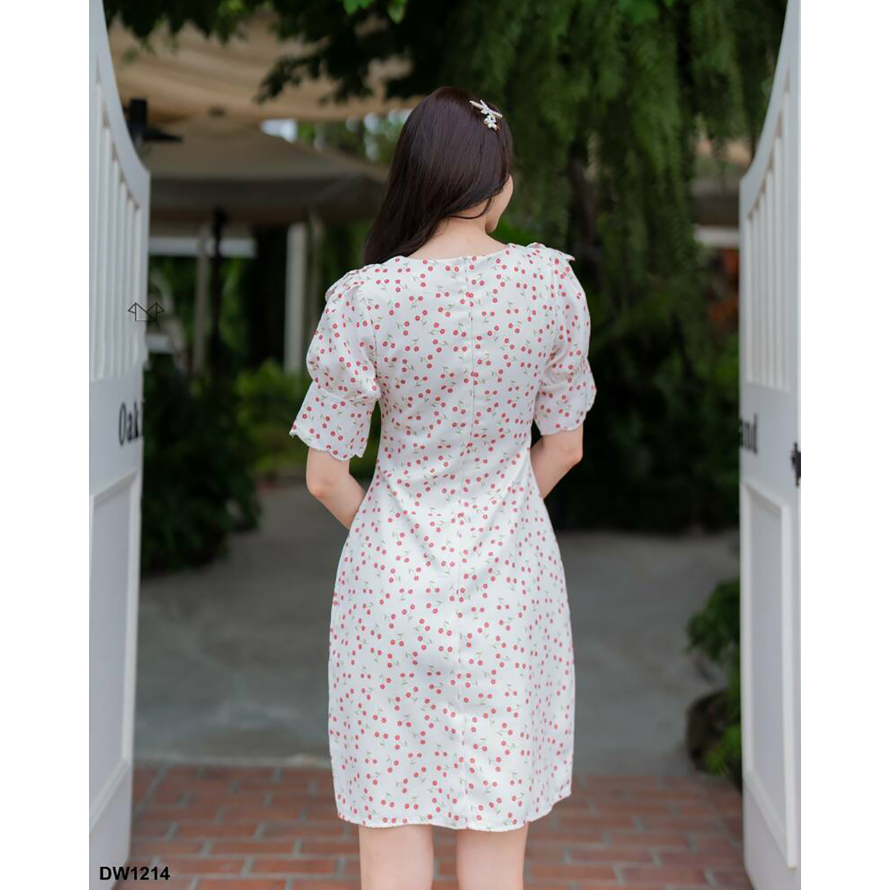 kudapy เดรสสั้นสีขาว/สีชมพู/สีคีม ผ้าพื้นอกระบายปักดอกไม้