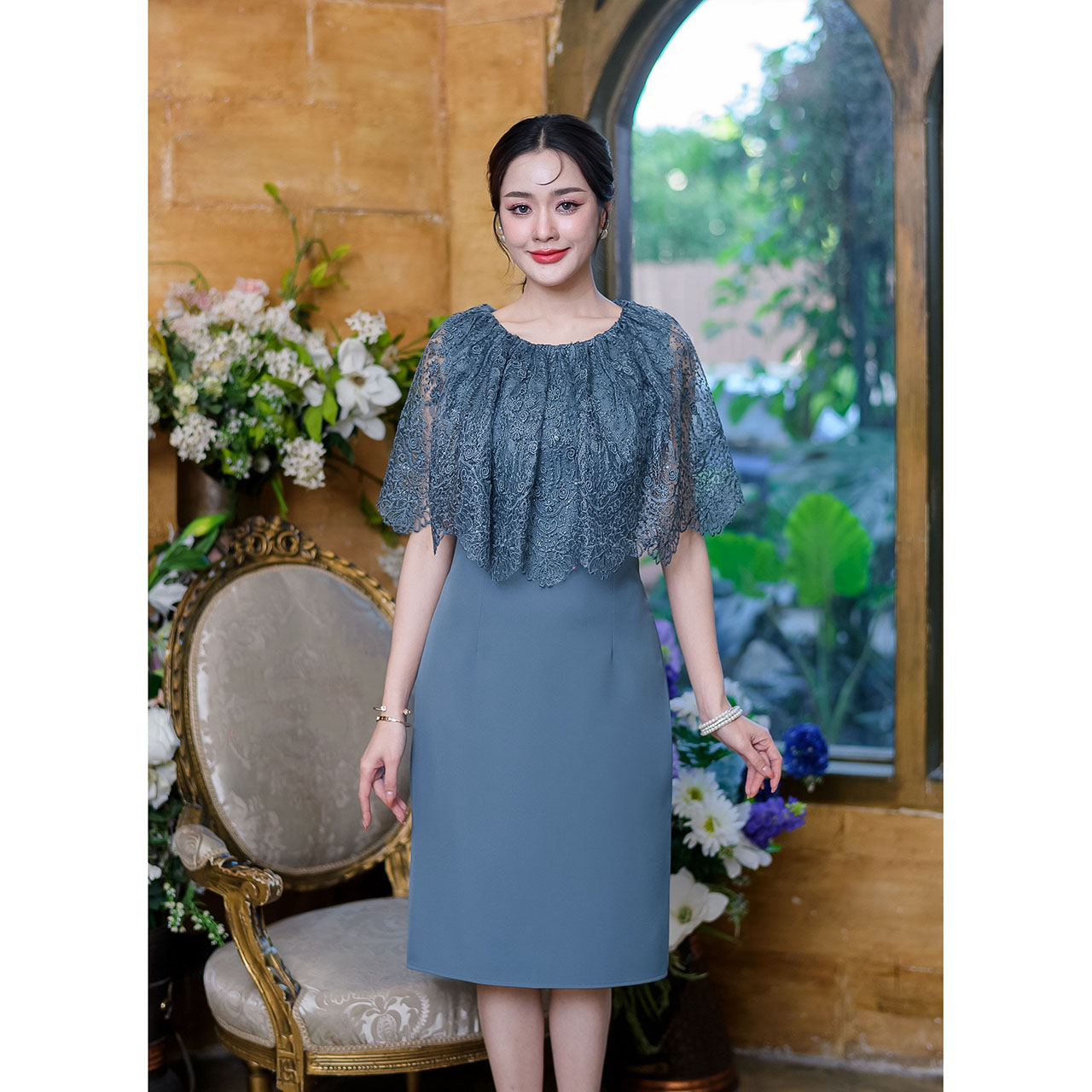 kudapy เดรสสั้นสีชมพู/สีฟ้าคราม/สีปูนแดง ข่วงเสื้อเป็นงานผ้าลูกไม้พรีเมี่ยม สวยหรู เนื้อผ้าทอลายอย่างดี ตกแต่งเลื่อมผ้าจริงสวยมาก