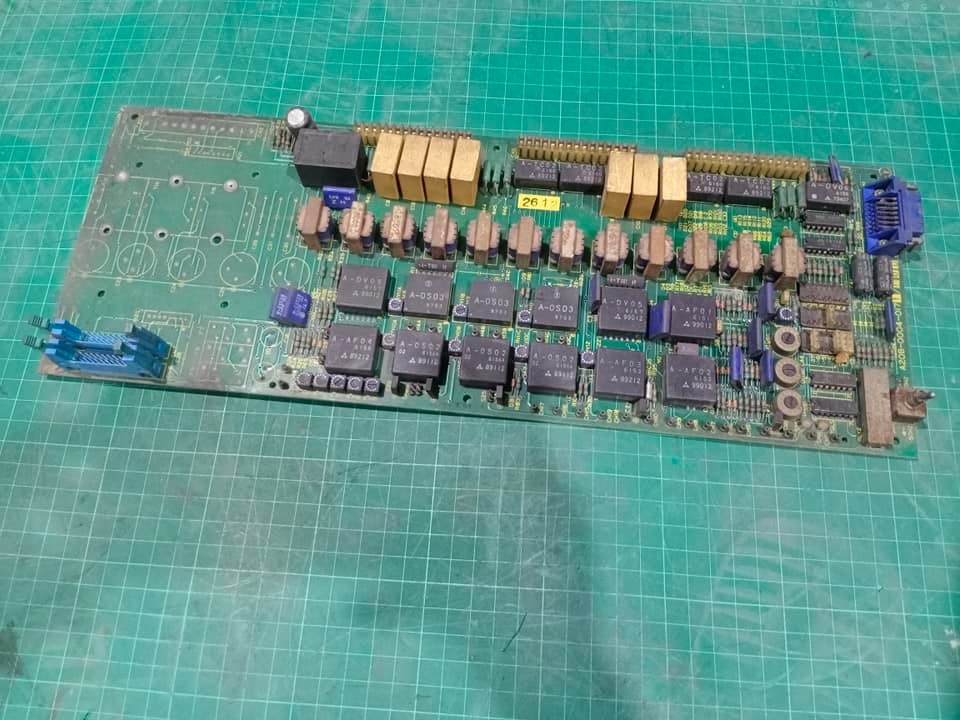 FANUC A20B-0004-0171 IMPUT / OUTPUT BOARD