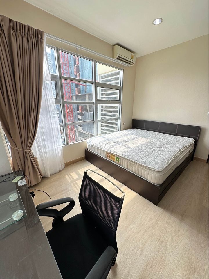 ปล่อยเช่าคอนโด Baan Klang Krung Siam-Pathumwan (บ้านกลางกรุง สยาม-ปทุมวัน) - 1ห้องนอน 1ห้องน้ำ 1ห้องนั่งเล่น - ใกล้ BTS ราชเทวี/สยาม เซ็นทรัลเวิลด์ จุฬา - ขนาดห้อง 49 ตรม. ชั้น 10 ตึก A