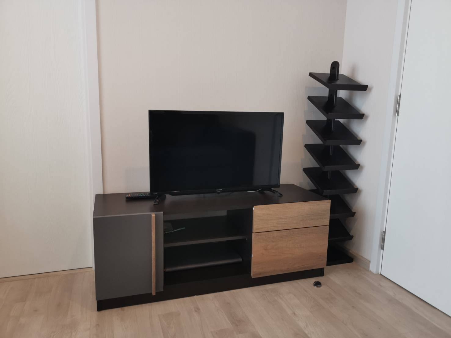 ให้เช่าห้องแบบ 1ห้องนอน 1ห้องน้ำ โซนพื้นที่ MRT สามแยกบางใหญ่ คอนโด Plum Condo Central Station (พลัม คอนโด เซ็นทรัล สเตชั่น) ขนาดห้อง 24 ตรม. ชั้น 32 เฟส 1