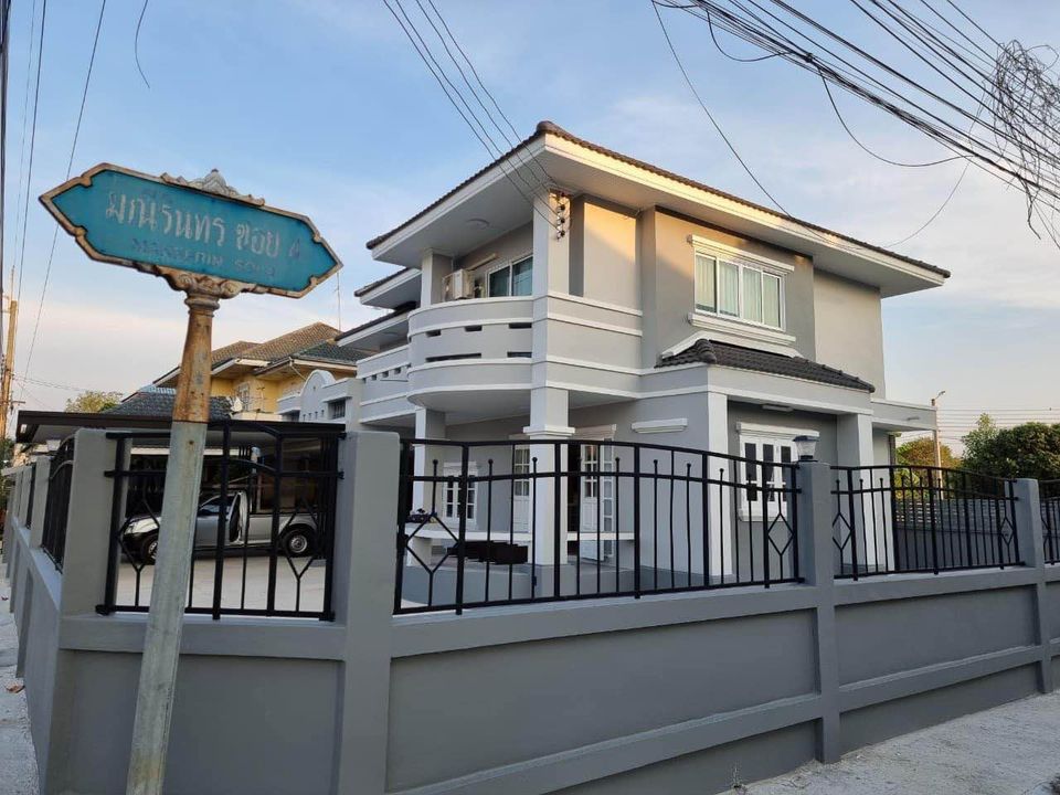 ปล่อยเช่าบ้านเดี่ยว มณีรินทร์ รัตนาธิเบศร์ ไทรม้า - 3ห้องนอน 3ห้องน้ำ (ไม่รวมห้องแม่บ้านและห้องน้ำต่างหาก) - ห้องรับแขก 1 ห้องใหญ่ 2ห้องเล็ก ห้องครัวพร้อมใช้งาน - ใกล้ MRT ไทรม้า