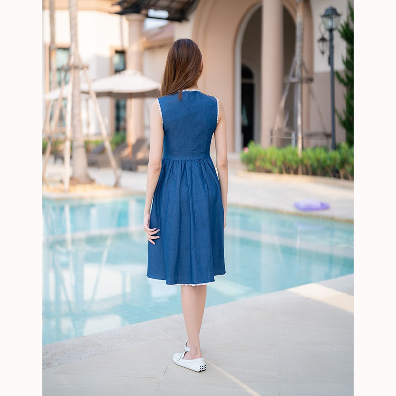 kudapy เดรสสั้นสีกรม แฟชั่น แม็กซี่เดรสยีนส์กระโปรงยาว อกปักลายดอกไม้