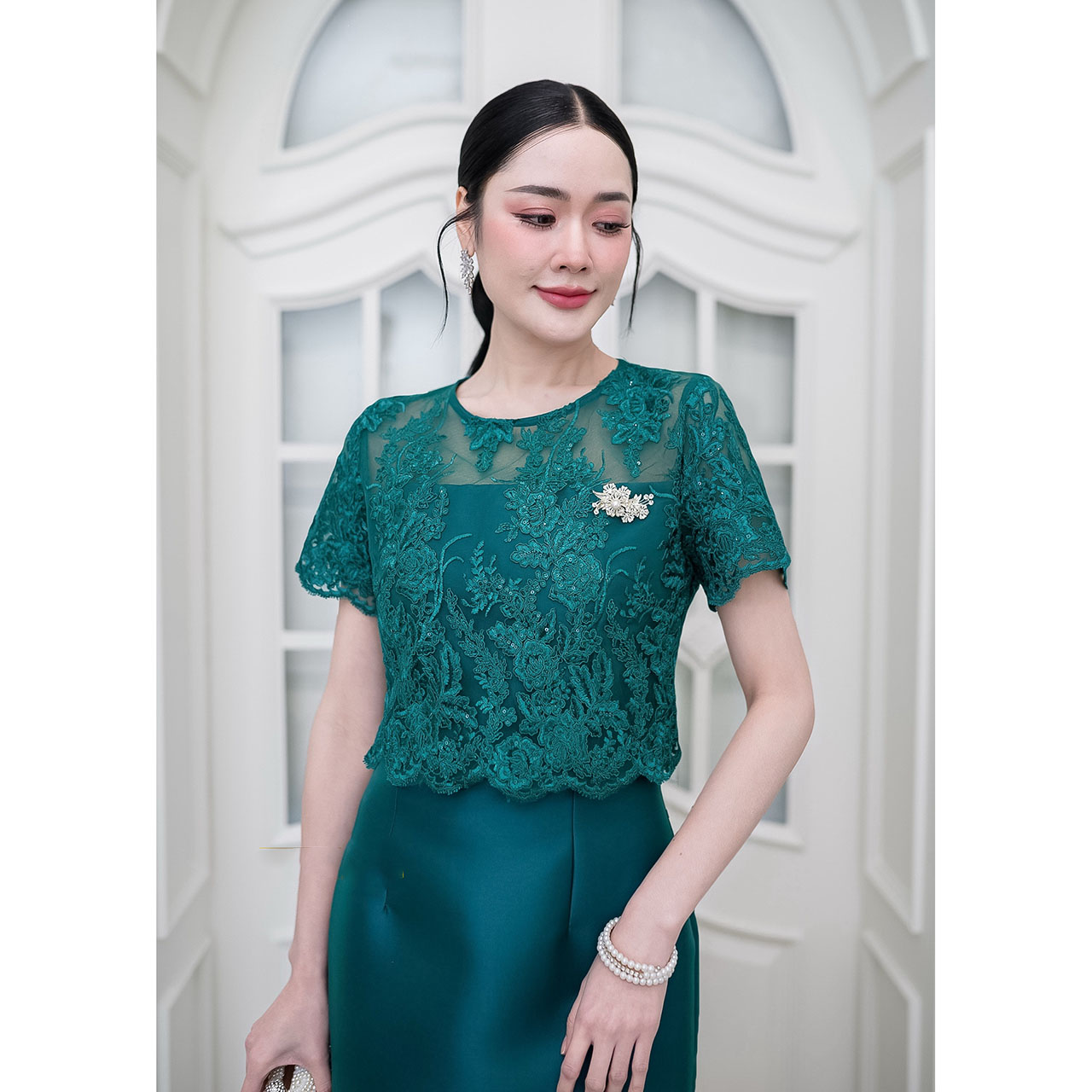 kudapy เดรสสั้นสีเขียว ผ้าไหม ผ้าลูกไม้ซีทรูผ้าเกรดพรีเมี่ยม ผ้าทอลายสวยมีเลื่อมวิบวับ มีซับใน ซิปด้านหลัง