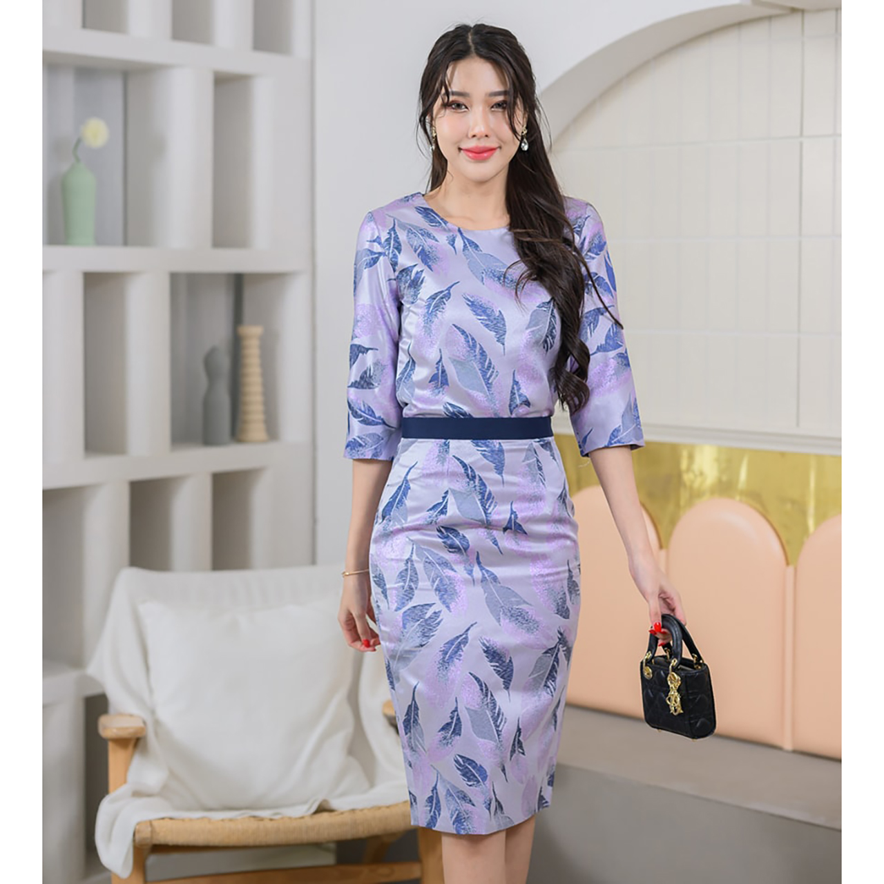 kudapy ชุดเซ็ทสีม่วง เนื้อผ้า "jacguard" เสื้อแขน3ส่วน ผ้าทอลายสวย กระโปรงใส่ได้ 2 แบบ ผ่าหน้าผ่าหลัง ตัดขอบกระโปรง เหมาะกับทุกงาน