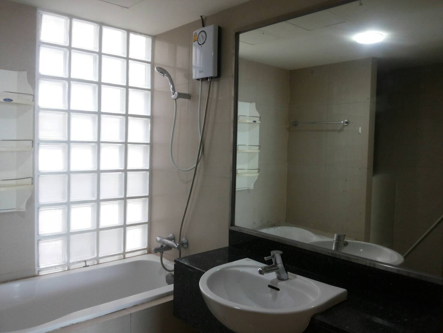 ให้เช่าคอนโด The Kris Ratchada 17 (เดอะ คริส รัชดา 17) 3ห้องนอน 2ห้องน้ำ