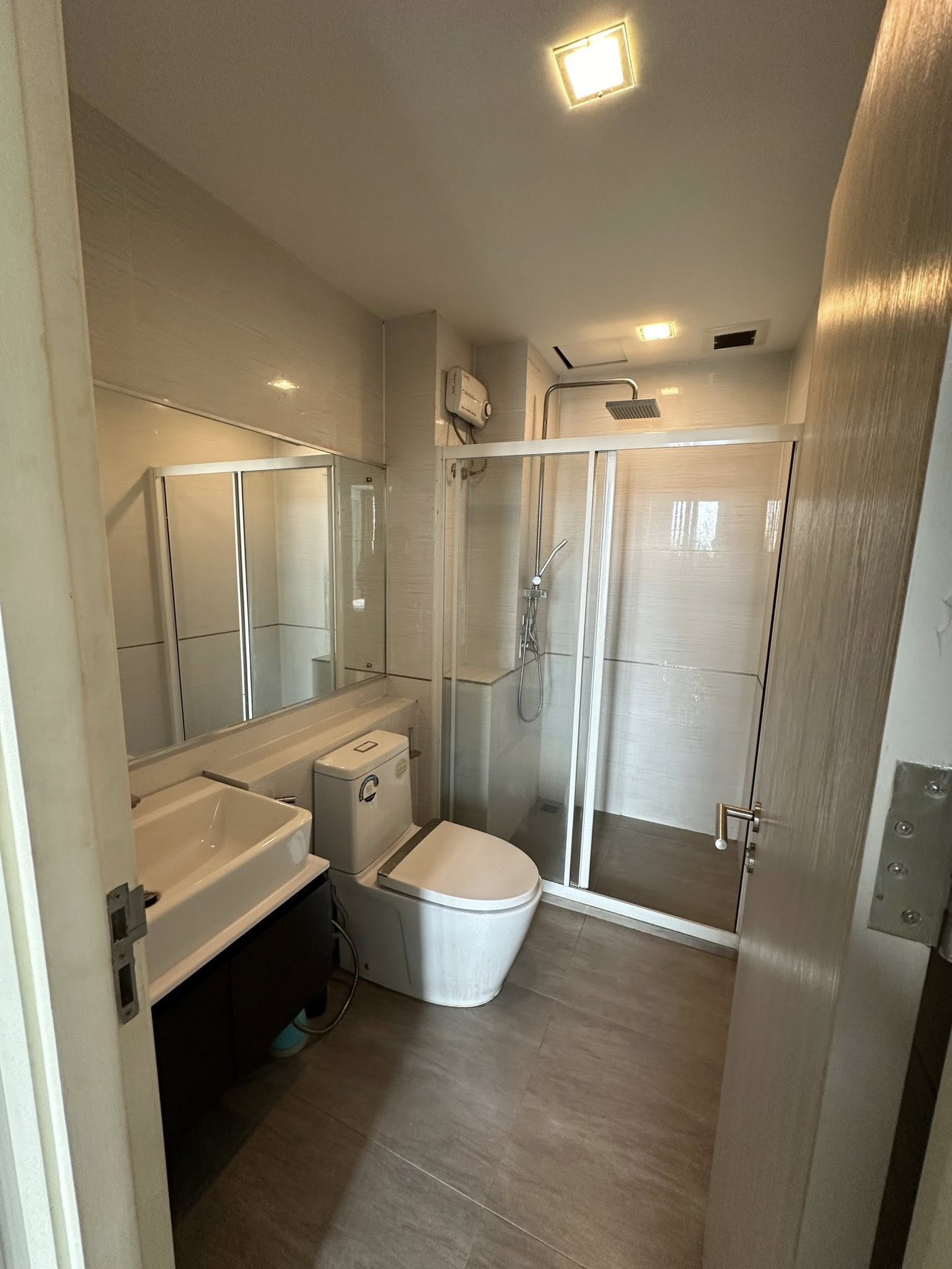 ให้เช่า The metropolis samrong interchange (เดอะ เมโทรโพลิส สำโรง อินเตอร์เชนจ์) 1 นอน 1น้ำ ขนาด 35 ตรม. ตึก A ชั้น 18 ราคา 13,000