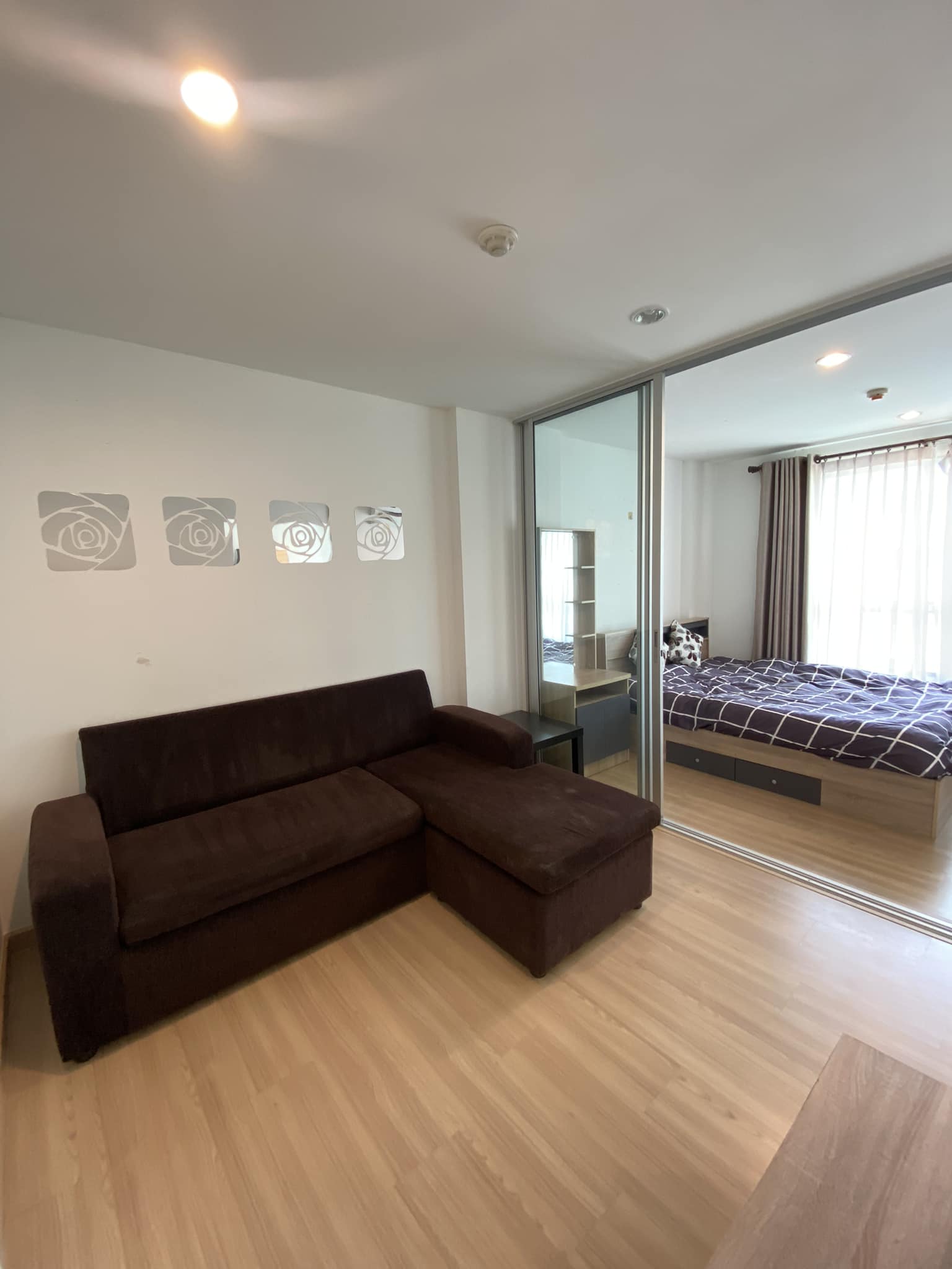 ให้เช่า The Niche ID Serithai (เดอะนิช ไอดี เสรีไทย) เฟอร์นิเจอร์ครบพร้อมเข้าอยู่