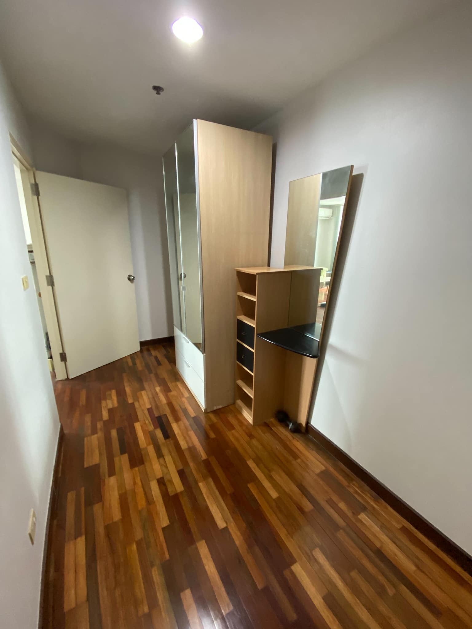 ปล่อยเช่าคอนโด Baan Pathumwan (บ้านปทุมวัน) - 1ห้องนอน 1ห้องน้ำ 1ห้องนั่งเล่น - ใกล้ พญาไท - ขนาดห้อง 45 ตรม. ชั้น 15