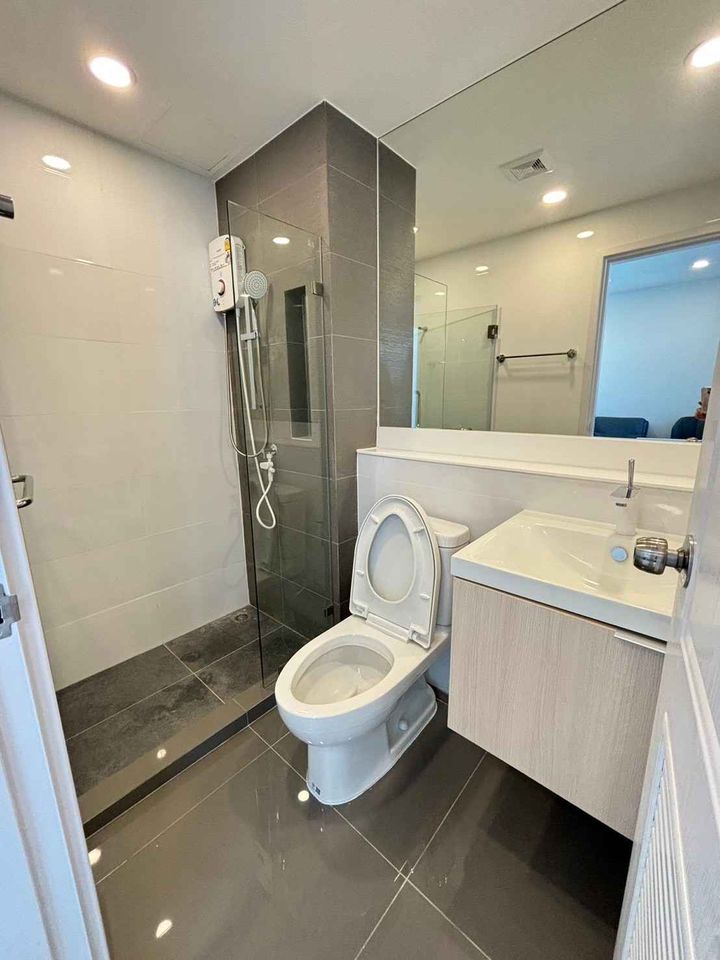 สนใจชมห้องติดต่อได้เลย Line ID: Smile-easy ปล่อยเช่าคอนโด The Clev Riverline Chaophraya-Wongsawang (เดอะเคลฟ ริเวอร์ไลน์ เจ้าพระยา-วงศ์สว่าง) - 1ห้องนอน 1ห้องน้ำ 1ห้องนั่งเล่น - ใกล้ วัดเขมา / พระเจ้าเกล้าพระนครเหนือ - ขนาดห้อง 25 ตรม. ชั้น 25